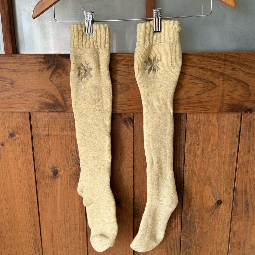 NORDIC SOCKS Cream Knee-High Wool Blend Socks with Snowflake Motif